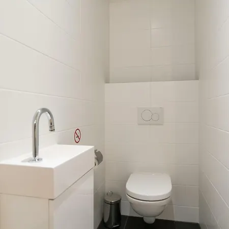 Clean And Modern Nassau Canal Apartment Amsterdam Exterior photo