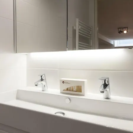 Clean And Modern Nassau Canal Apartment Amsterdam Exterior photo